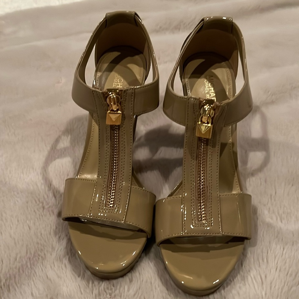 Tan Michael Kors open toe platform shoes, size 7.5, 4” heel